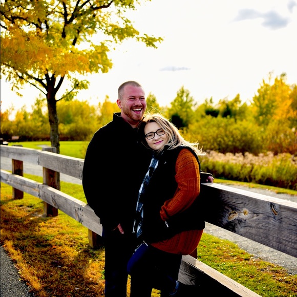 Meet your posher🙋🏼 - Picture 6 of 7